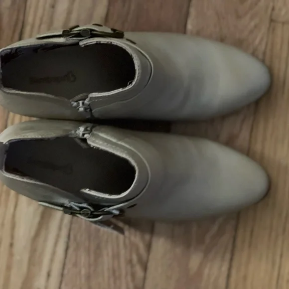 BareTraps Cream Ankle Booties with Strap Detail - Picture 2 of 6